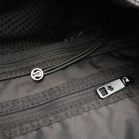 Lululemon Unisex Gray Nylon Double Handle Gym Tote Weekender Shoulder Bag $160 - Picture 6 of 12